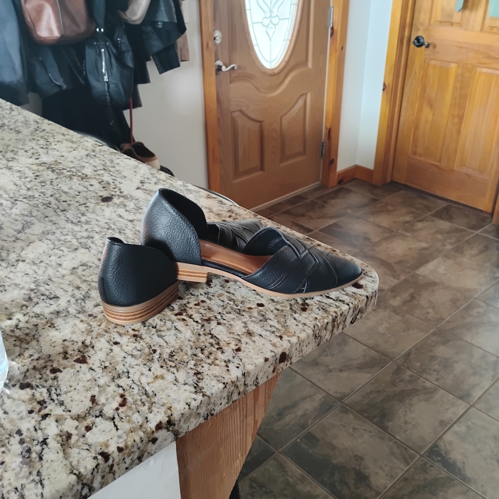 Elegant Black Leather Women's Shoes